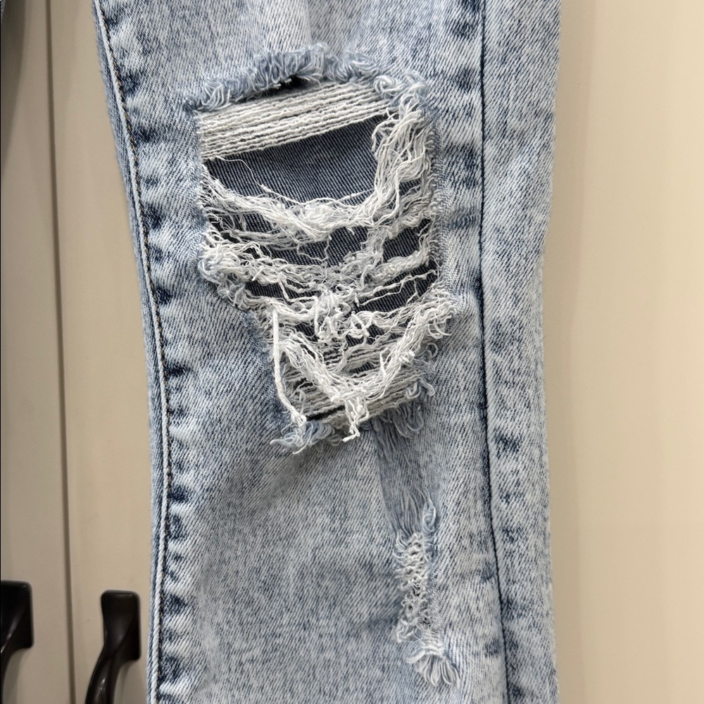 Vervet Los Angeles Womens size 24 Distressed High-Rise Crop Flare Jeans AcidWash - Picture 3 of 16